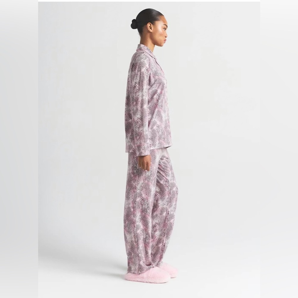 SKIMS - BEST SELLER! Bloom Mini Multi Animal Pajama Set - Picture 3 of 11